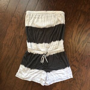 New York & Company swimsuit coverup